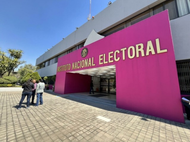 Protección Civil atiende fuga de diésel cerca del INE; evacúan a cientos de trabajadores