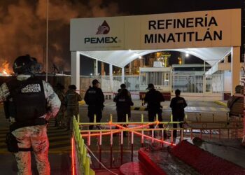 Disparan contra trabajadores en refinería de Pemex; uno muere y otro queda herido