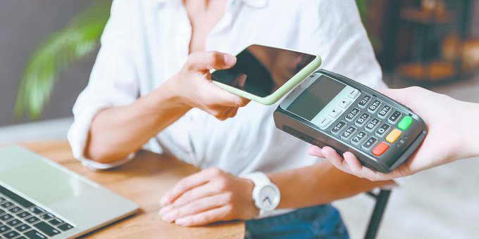 Senado aprueba ley de pagos digitales entre críticas por posibles costos para consumidores