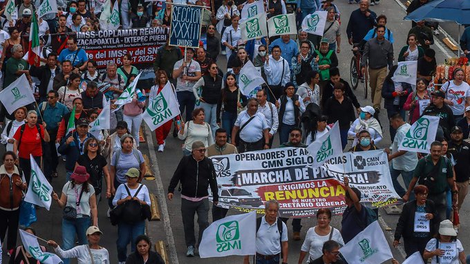 Trabajadores del IMSS protestan en 21 estados; exigen aumento salarial del 10% y salida de líder sindical