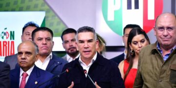 PRI y PAN negocian alianza opositora para las elecciones de 2027: Alito Moreno