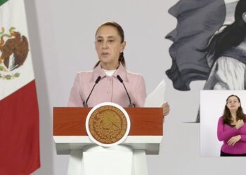 Sheinbaum exige autorización federal para academia policial de Querétaro y anuncia nuevos consultorios SUS