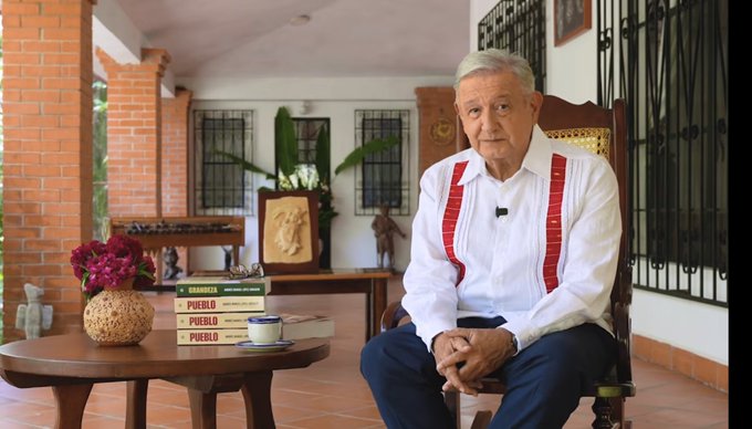 AMLO reaparece y presenta “Pueblo”, su nuevo libro dedicado a Sheinbaum