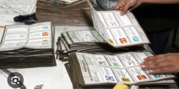 Magistrado propone al TEPJF cambiar criterio del INE sobre boletas sin dobleces