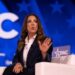 Sara Carter advierte que EU perseguirá a funcionarios vinculados con los cárteles