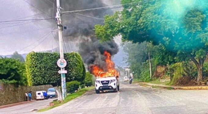 Operativo en Morelos provoca bloqueos, quema de vehículos y enfrentamientos en cuatro municipios