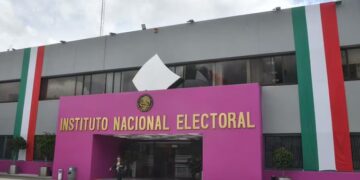 Contratos por 278 millones de pesos y denuncias de amenazas sacuden al INE