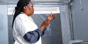 Rusia descarta brote de peste neumónica tras muerte de trabajadora de laboratorio