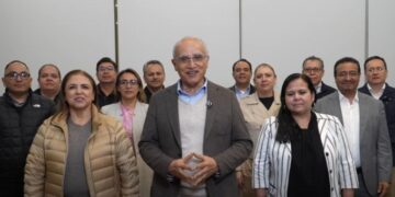 Trabajadores del IMSS rechazan aumento salarial y obligan a reabrir negociación