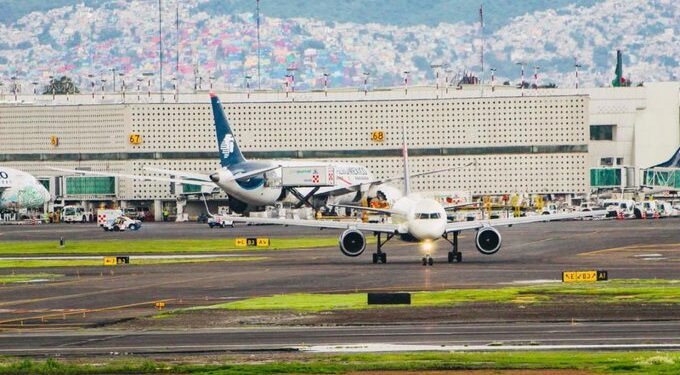 México prepara nueva estrategia aeronáutica y aumenta presupuesto de la AFAC