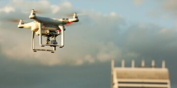 Trump restringe vuelos de drones en la frontera con México