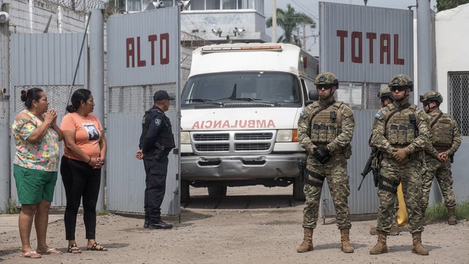 Mazatlán: dos enfrentamientos en el penal de El Castillo dejan una docena de muertos