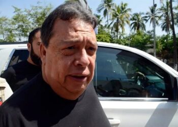 Ángel Aguirre obtiene suspensión para tener contacto con familiares y abogados