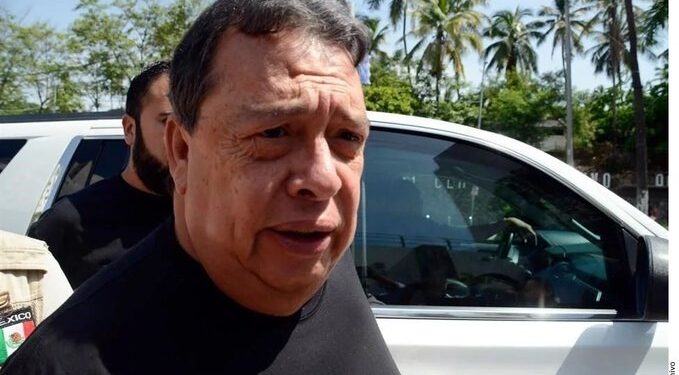 Ángel Aguirre obtiene suspensión para tener contacto con familiares y abogados