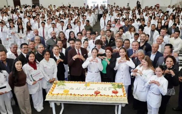 USEP crece humanismo y abre camino a nuevas generaciones de médicas y médicos