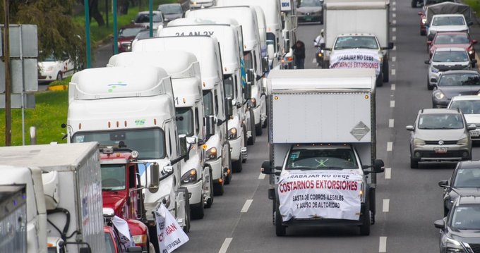 Transportistas protestan por inseguridad, costos y malas condiciones carreteras
