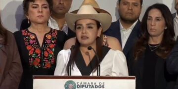 Grecia Quiroz exige a la FGR atraer el caso de Carlos Manzo