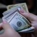Banxico advierte pérdida del poder adquisitivo de remesas y debilidad del consumo