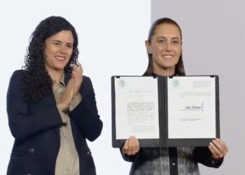 Sheinbaum firma decreto que limita la doble nacionalidad para aspirantes a cargos ejecutivos