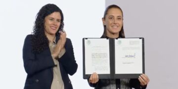 Sheinbaum firma decreto que limita la doble nacionalidad para aspirantes a cargos ejecutivos