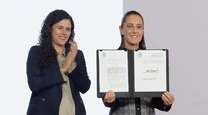 Sheinbaum firma decreto que limita la doble nacionalidad para aspirantes a cargos ejecutivos