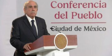 Santiago Nieto acusa a Pablo Gómez de investigar medios; Sheinbaum respalda su gestión