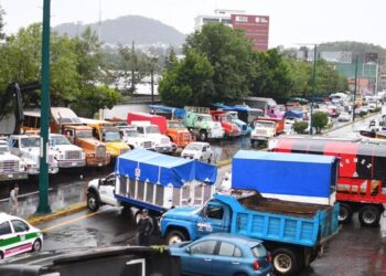 Transportistas anuncian paro nacional indefinido por inseguridad y costos de operación