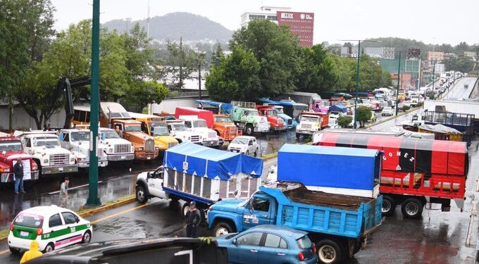Transportistas anuncian paro nacional indefinido por inseguridad y costos de operación